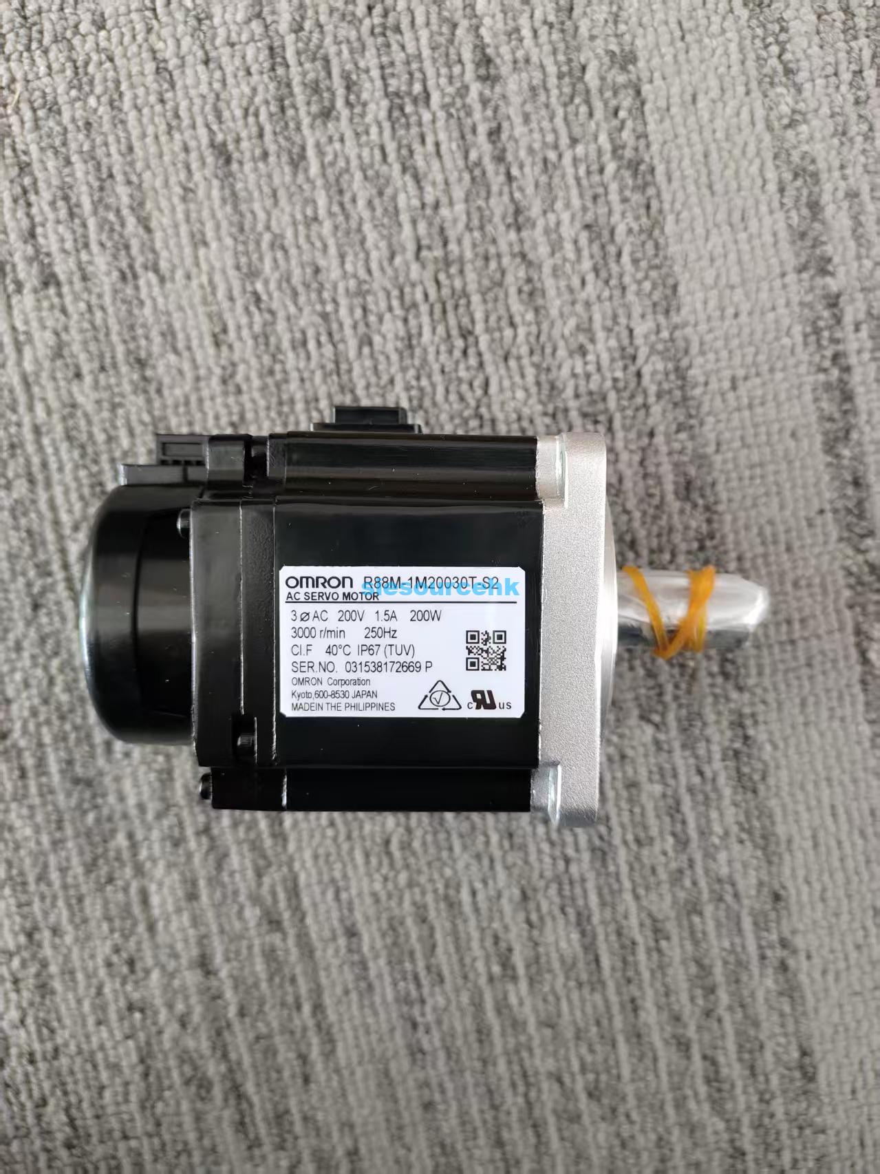 f70dbaf7bcddff85cd2b566deaa7d70 Omron Servo Motor R88M-1M40020C-S2 - 图片 1